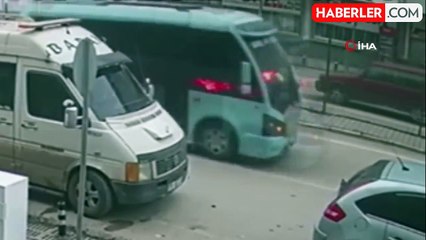 Kamyondan Fırlayan Lastiği Motokurye Yakaladı