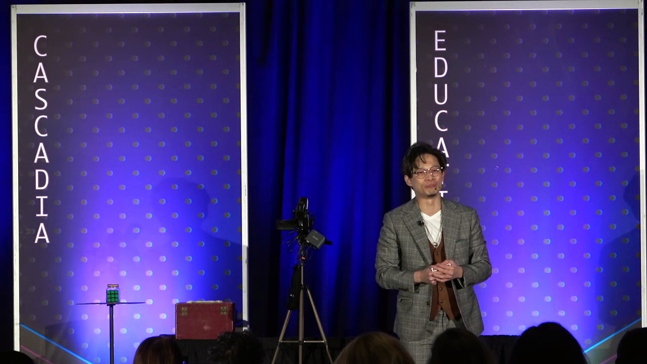 Speaker Vlog: Standing ovation!