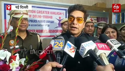 ग्रेटर कैलाश थाने में चल रही लाइब्रेरी में पहुंचे अभिनेता आशुतोष राणा,आशुतोष राणा ने कहा- दिल्ली पुलिस के हर थाने में हो ऐसी लाइब्रेरी