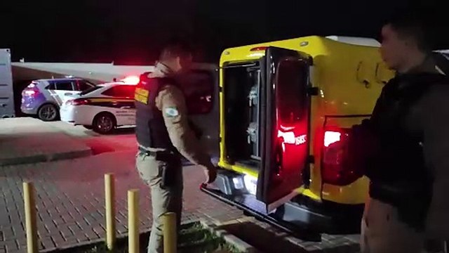 Homem pede socorro na janela e PM encontra casal com marcas de agressão após briga