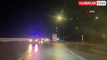 Arhavi'de Heyelan Sonrası Karayolunda Uzun Araç Kuyrukları Oluştu