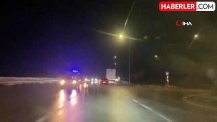 Arhavi'de Heyelan Sonrası Karayolunda Uzun Araç Kuyrukları Oluştu