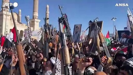 Yemen, l'accordo su Gaza non convince: maxi-manifestazione a Sana'a