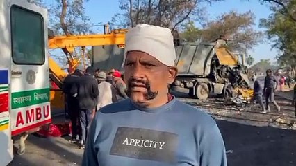 दो हाइवा में भीषण टक्कर, घंटों तक गाड़ी में फंसा रहा चालक, हुई मौत