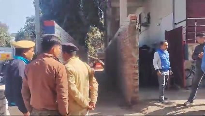 नवादा में चोरों ने होंडा बाइक शोरुम में सेंधमारी कर किया लाखों की चोरी,   जांच में जुटी पुलिस