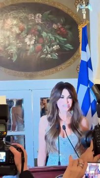 Η εμφάνιση της Μελίνας Νικολαϊδη και του Δημήτρη Φιντιρίκου στην ορκωμοσία του Τραμπ
