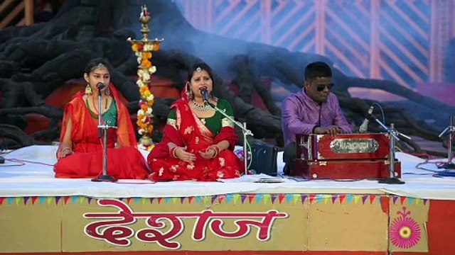 खजुराहो में देशी,विदेशी सैलानियों को लगा बघेलखंड, बुंदेलखंड के नृत्य, गीतों का चस्का