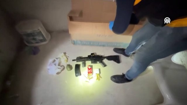 Silah ve el bombası ele geçirildi