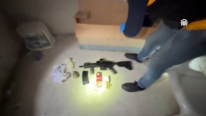 Silah ve el bombası ele geçirildi