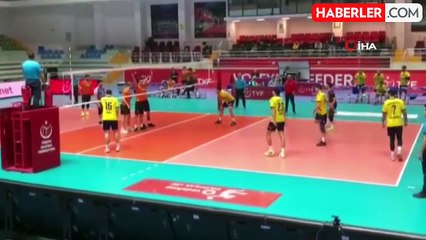 Voleybolda Yenişehir Belediyespor'dan Protesto Eylemi