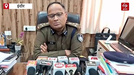 वर्दी को शर्मसार करने वाला एसआई सस्पेंड, नशे की हालत में खुले में पेशाब करने का आरोप, डीसीपी ने जांच बैठाई