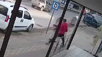 Yoldan geçen kıza yumruk atan saldırgan tutuklandı