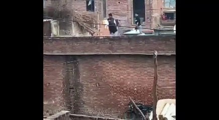 अपडेट पुरानी रंजिश को लेकर एक ही समुदाय के दो पक्षो में पथराव व फायरिंग का वीडियो आया सामने 11 के खिलाफ मुकदमा दर्ज