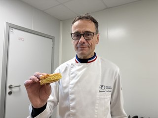Galette artisanale ou industrielle ? Ce meilleur ouvrier de France passe l'examen