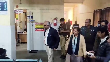 खबर UPDATE कर दी गई है..........शिवराजपुर सीएससी का जिलाधिकारी कानपुर ने किया औचक निरीक्षण कई डॉक्टरों पर गिरी गाज