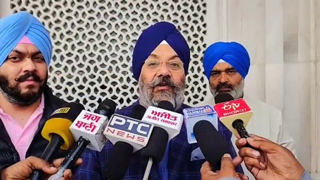 ਦਿੱਲੀ ਸਿੱਖ ਗੁਰਦੁਆਰਾ ਪ੍ਰਬੰਧਕ ਕਮੇਟੀ ਦੇ ਸਾਬਕਾ ਪ੍ਰਧਾਨ ਅਤੇ ਅਕਾਲੀ ਦਲ ਕੋਰ ਕਮੇਟੀ ਦੇ ਮੈਂਬਰ ਮਨਜੀਤ ਸਿੰਘ ਜੀਕੇ ਅੱਜ ਸ਼੍ਰੀ ਸੱਚਖੰਡ ਸ਼੍ਰੀ ਹਰਿਮੰਦਿਰ ਸਾਹਿਬ ਨਤਮਸਤਕ ਹੋਣ ਦੇ ਲਈ ਪਹੁੰਚੇ।