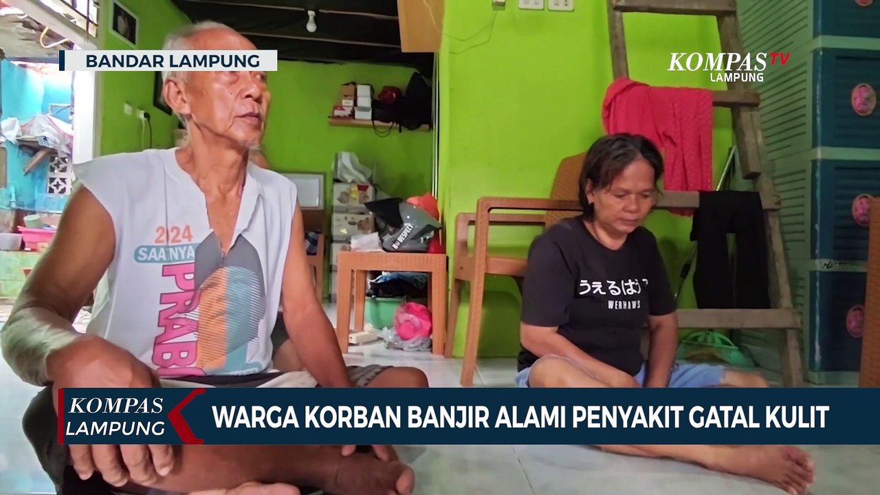 Warga Korban Banjir Alami Penyakit Gatal Kulit