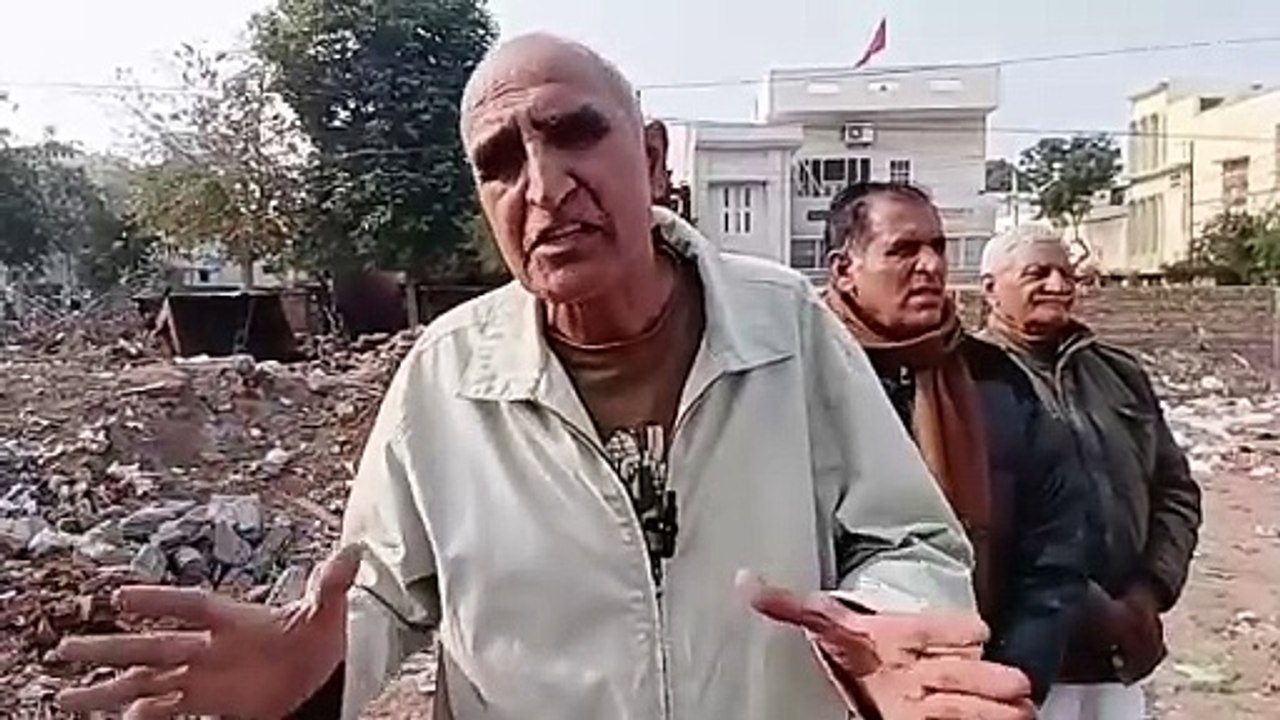 भिवानी के पॉश इलाके एमसी कॉलोनी में लगा गंदगी क...