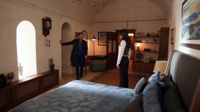 Uzak Şehir'de Cihan ve Alya arasında tatlı atışma! Birbirlerini kıskanıyorlar mı?