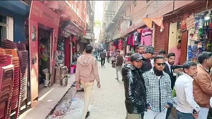 যোৰহাটত শিহৰণকাৰী ঘটনা!যুৱতীক চুলি ধৰি চোচৰাই চোচৰাই প্ৰহাৰ নামধাৰী জাতীয় সংগঠনৰ পৰিচয় দিয়া যুৱকৰ ! যুৱতীক ৰক্ষা কৰিবলৈ অহা পাণদোকানী ৰাজহুৱা ক্ষমা
