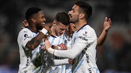 Fenerbahçe Zirveyle Puan Farkını 6'ya İndirdi