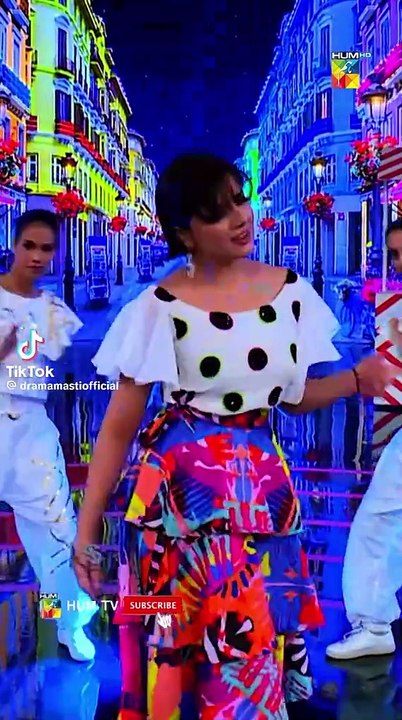 Alizeh Shah And Ali Zafar Performing at Hum Style Awards!