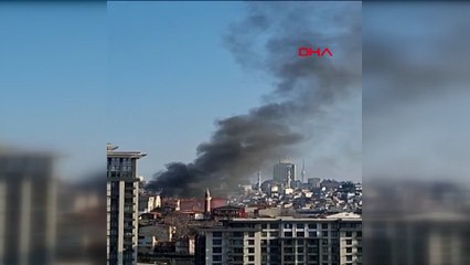 İstanbul Beyoğlu'nda binada yangın