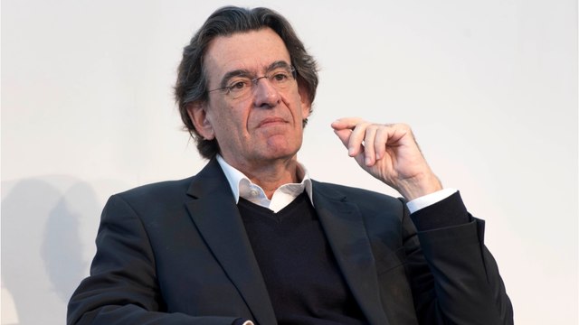 GALA VIDEO - Ça suffit Darius ! : Luc Ferry hors de lui face à Darius Rochebin, le ton monte sur LCI