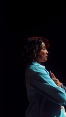 تحية الجمهور لأريج العطار على المسرح