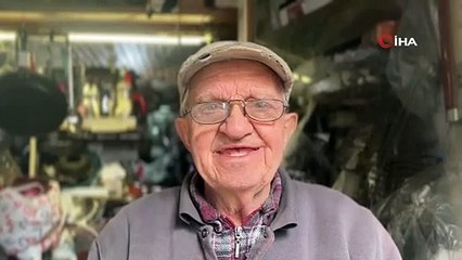 Ekmeğini 39 yıldır çaydanlıktan kazanıyor