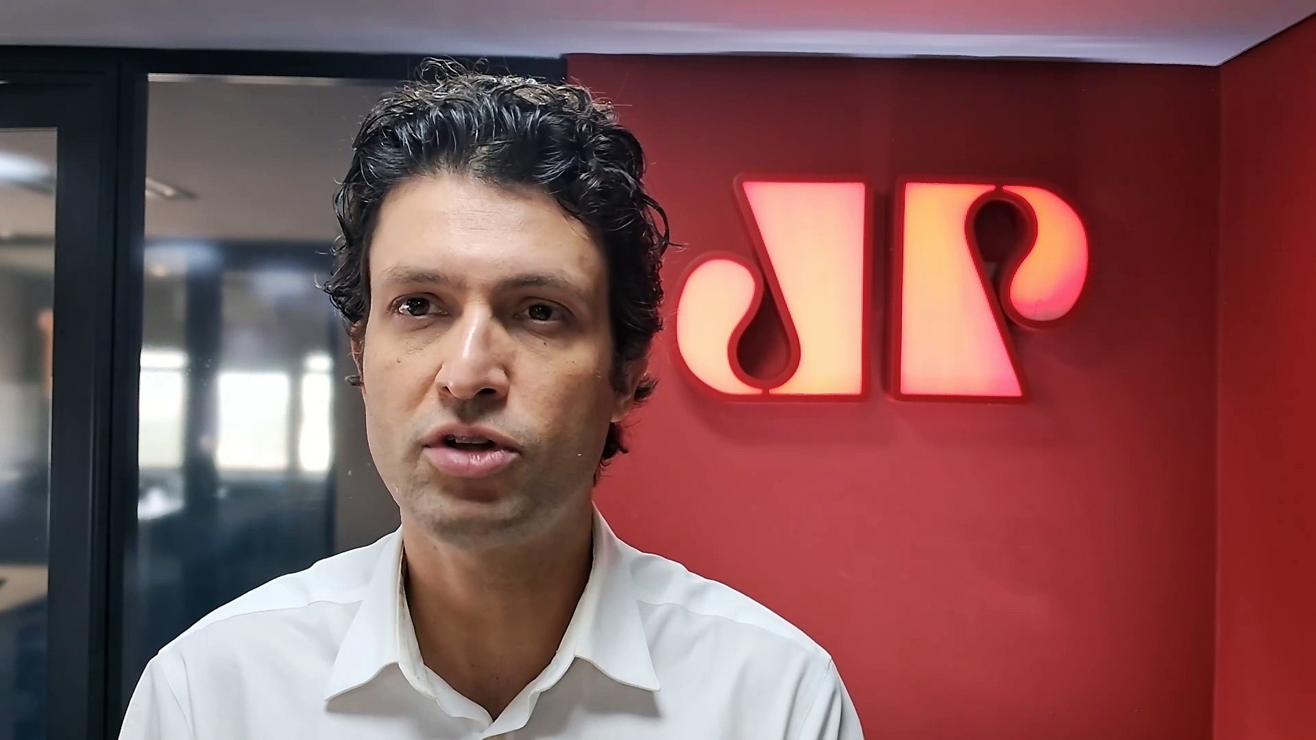 ⁣Alan Ghani: Trump de campanha e Trump presidente
