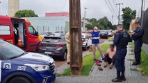 Morador de rua toma 