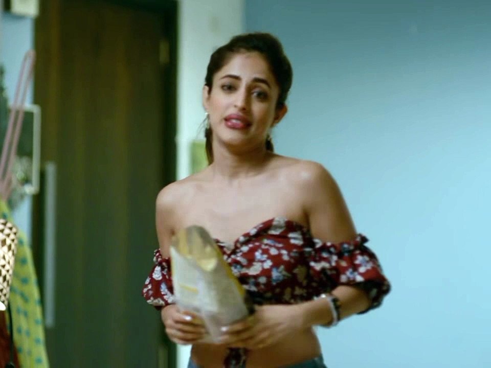 Xonanda Aziza pornoda