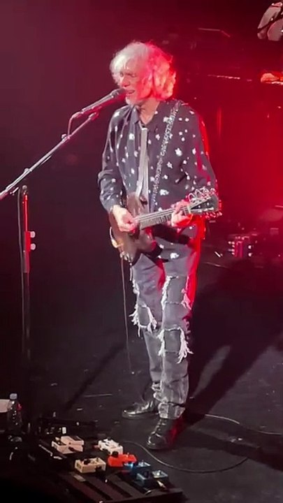 Vidéo - Exclusif - Louis Bertignac, en concert au Trianon Paris et diffusé en direct sur Olympia TV, à Paris, France, le 18 janvier 2025. © Jack Tribeca/Bestimage