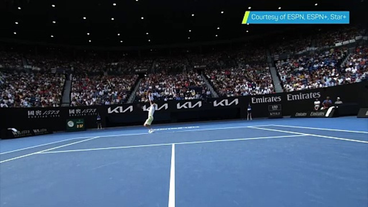 Sinner breaks net with powerful serve