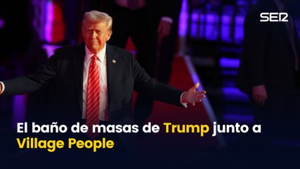 El baño de masas de Trump junto Village People