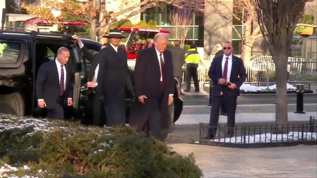 Donald Trump con Melania in chiesa prima dell'insediamento alla Casa Bianca