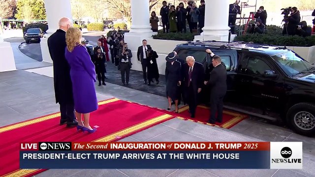 USA - Regardez les images de Donald Trump, accompagné de son épouse Melania, arriver à la Maison-Blanche, accueillis par Joe Biden et sa femme