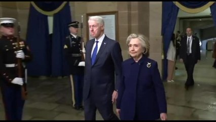 Obama e i Clinton entrano al Campidoglio, ci sono Bezos e Zuckerberg