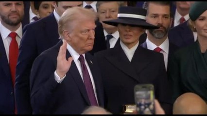 Trump giura da 47esimo presidente degli Stati Uniti