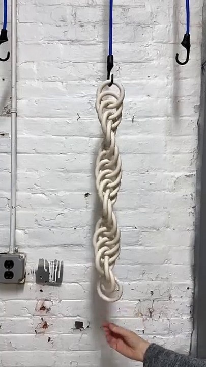 Could play with this spiral chain all day