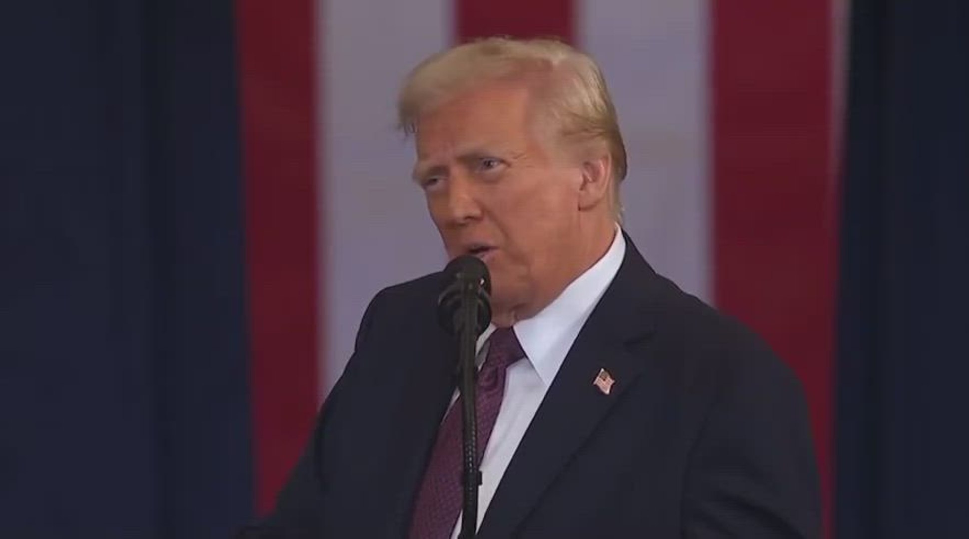 ⁣Elon Musk's viral reaction to Trump's audacious Mars flag planting plan ignites social med
