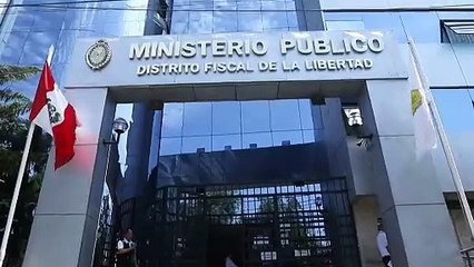 Dos heridos y destrozos, deja ataque con explosivos contra una sede de la fiscalía peruana