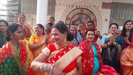 सैनिकों के गांव की बहू बनी अमेरिकन युवती