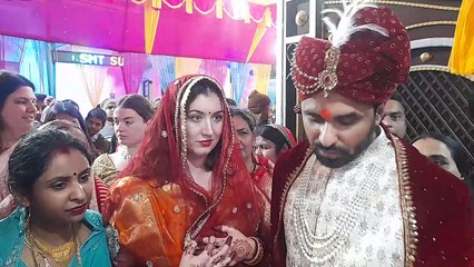 सैनिकों के गांव की बहू बनी अमेरिकन युवती