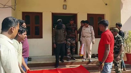 ରାଜ୍ୟ ବାହାରକୁ ଚାଲାଣ ବେଳେ ୨ ହାତୀ ଦାନ୍ତ ଜବତ   ୪ଜଣ ଗିରଫ, ଆନ୍ତଃରାଜ୍ୟ ଅପରାଧୀ ସାମିଲ