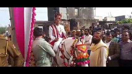 गुर्जर समाज के पंच पटेलों ने सामाजिक समरसता दिखाकर की नजीर पेश , दलित युवक की बारात की अगुवानी