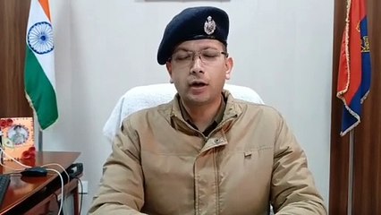 नोएडा में रिटायर्ड डिप्टी एसपी बताकर ठगने वाला गिरफ्तार, डूब क्षेत्र की जमीन बेचता था