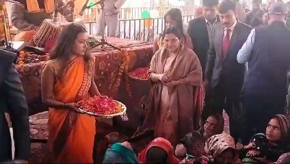 मुख्यमंत्री सामूहिक विवाह योजना के तहत वैवाहिक डोर से जुड़े 870 जोड़े, शिक्षा मंत्री ने सभी जोड़ो को शुभकामनाएं देकर की सीएम योगी की सराहना