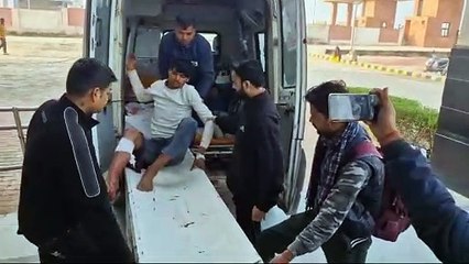 बजरी माफिया पुलिस मुठभेड़ मामला, तीन बदमाशों के लगी गोली, घायलों को जिला अस्पताल कराया भर्ती, सोमवार रात्रि को राजाखेड़ा कस्बे में पुलिस के गश्ती दल पर बजरी माफिया ने की थी फायरिंग,